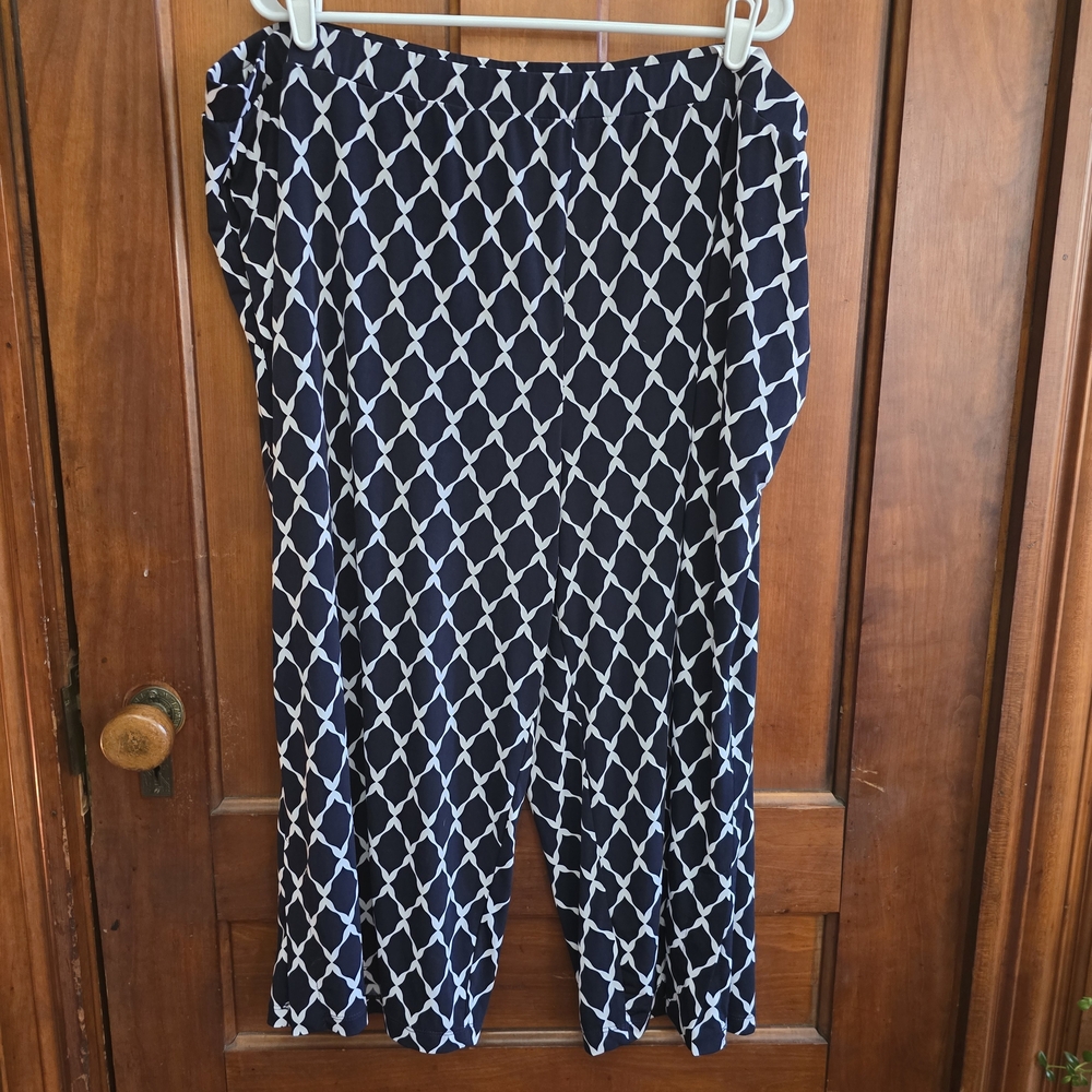 Susan Garver Navy and White Women's Wide Leg Capris